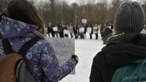 Навальный призвал выйти на митинг против коррупции вопреки запрету властей