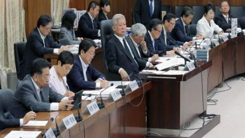 衆院憲法審査会　「新しい人権」意見聴取　教育無償化など