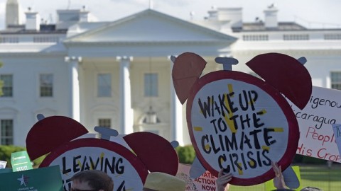 Trump pulls US from Paris climate accord