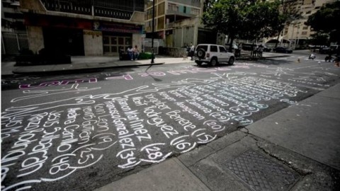 Venezuelan man set alight at anti-government protest dies