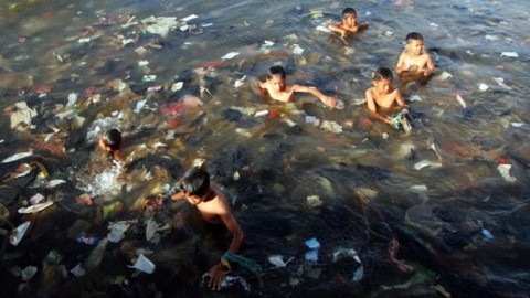 Asian nations make plastic oceans promise