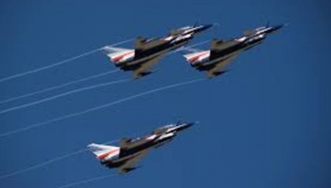 中国戦闘機、米軍機に異常接近＝東シナ海の国際空域―国防総省