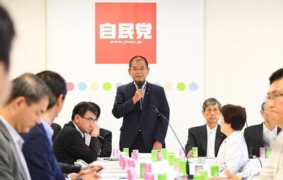 教育無償化に反対続出　自民改憲本部会合で賛成意見なし