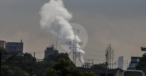 La contaminación industrial es una de las fuentes que más genera gases de efecto invernadero. 