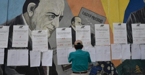 El CNE no entregaba el porcentaje de abstención. En las calles había desolación. Según fuentes venezolanas, aunque los comicios se cerrarían a las 4 de la tarde, los resultados finales salieron llegada la media noche