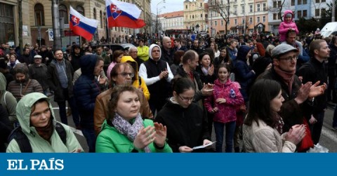 Manifestation for the death of the journalist Jan Kuciak, in Bratislava last April.
