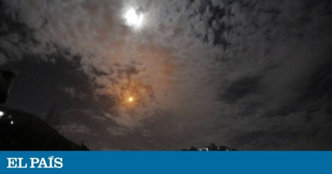 Las defensas aéreas sirias interceptan un misil israelí en Damasco esta noche.