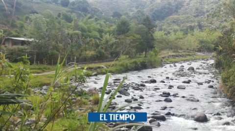 El río Quindío, que nace en Salento, abastece el acueducto de Armenia que cuenta con 104.964 usuarios.