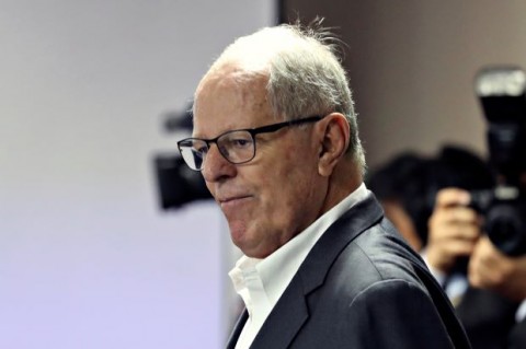 秘魯法院4月19日裁定前總統Pedro Pablo Kuczynski審前羈押三年，以便檢方利用這段時間調查其涉嫌向巴西建設公司收取賄賂的犯罪事證。這項裁定是法院在另一位秘魯前總統Alan Garcia畏罪自殺後所為的決定，因而引發各界批評法院的調查手段過於激進，有濫用預防性羈押及審前拘留之嫌。但本案檢察官表示，為了防止「擁權自重」的被告逃避追訴，並且為了能在這起全國最大的貪污案順利調查證據，啟動預防性的羈押有其必要性。