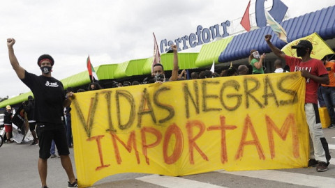 w1280-p16x9-2020-11-22T201006Z_677661791_RC2K8K90HZEJ_RTRMADP_3_BRAZIL-SUPERMARKET-DEATH