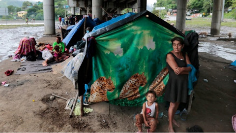 Honduras-Hurricane-Bridge-AP