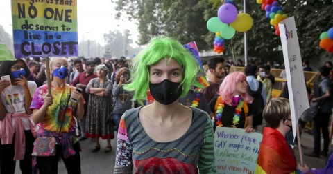 New Delhi engulfed by pollution so bad United Airlines halts flights