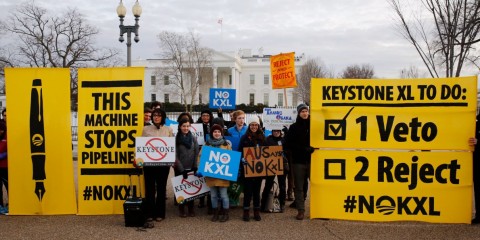 Over 210,000 gallons of oil leak out of the Keystone Pipeline in South Dakota in a catastrophic burst