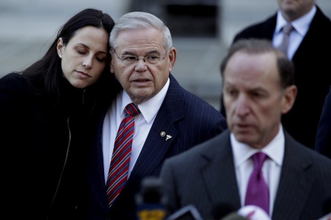 Bribery trial of Sen. Bob Menendez ends with mistrial after jury deadlocks