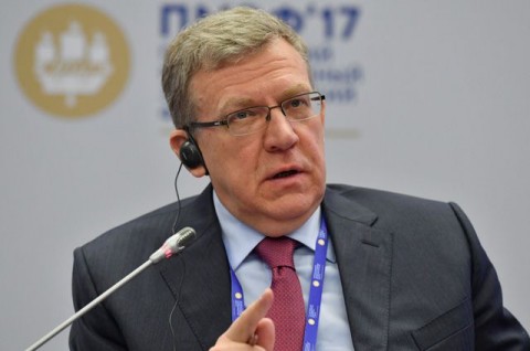 俄羅斯學者Alexei Kudrin：我們國家正與貧窮拉扯，更糟糕的是，就算有工作的人，也在貧窮線以下。目前有2200萬人，即15％的公民處於貧窮線以下。