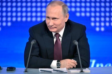 Путин подписал закон о статусе иностранного агента для СМИ. Согласно документу, иностранным агентом может стать любое зарубежное СМИ, которое получает финансирование или имущество из-за границы. Ранее Минюст уже предупредил некоторые СМИ о том, что они могут стать иноагентами.