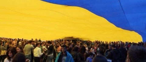 Более половины жителей Украины, в том числе востока страны, поддерживают демократическое устройство государства, а не авторитарное. Об этом свидетельствуют данные социологического опроса, проведенного в сентябре этого года социологической службой Центра Разумкова совместно с Представительством Фонда Конрада Аденауэра в Украине. Однако, уровень удовлетворения граждан тем, как функционирует демократия в Украине, является посредственным. Средняя оценка уровня удовлетворенности по шкале от 0 до 10 составляет 4 балла.