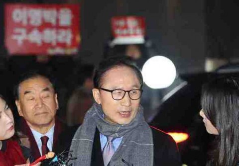 検察高位関係者「もはや李明博の直接捜査は避けられない」 -  "李明博大統領府"に対する国家情報院の"特殊活動費不法上納"の事実を、李明博元大統領が知っていたという供述を検察が確保したことが確認された