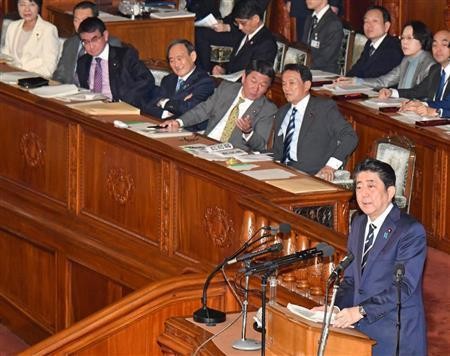 安倍首相に対決姿勢　立憲民主党と希望の党　憲法改正めぐり