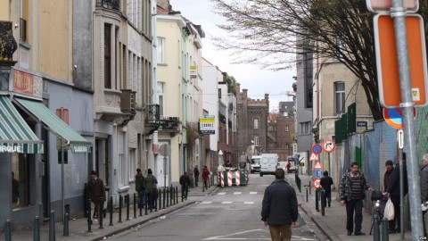 In the Molenbeek district in Brussels, locals say poverty and unemployment frustrates some young people, a small number of whom have become radicalized by extremists, March 25, 2016. Photo: H.Murdock/VOA