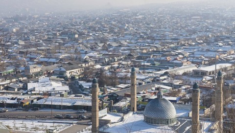 В середине февраля в Киргизии прошло заседание Совета безопасности республики, посвященное борьбе с коррупцией, под председательством главы государства. Во время заседания Совбеза Сооронбай Жээнбеков подверг жесткой критике руководителей судебных, правоохранительных, надзорных и антикоррупционных органов страны за недостаточные меры по искоренению коррупционных проявлений в госструктурах.