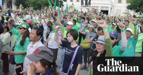 數百名泰國民眾發起自軍事統治開始以來最大規模的抗議活動