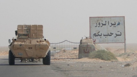 A road sign welcomes people to the town of Deir el-Zour in Syria, Sept. 20, 2017. Photo: Reuters