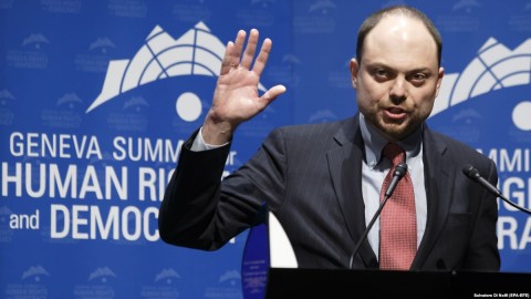 Kremlin critic Vladimir Kara-Murza received the 2018 Courage Award at the 10th Geneva Summit for Human Rights and Democracy in February. Photo: Salvatore di Nolfi, EPA-EFE