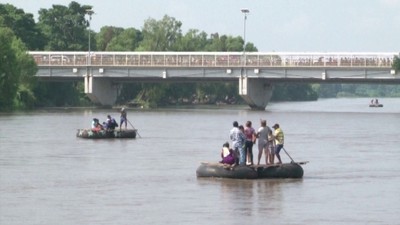 中米の暴力や貧困逃れメキシコへ、毎日多くの不法移民が越境