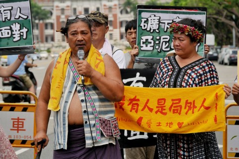 原住民族要求蔡政府兌現原轉承諾 步行至行政院前陳情