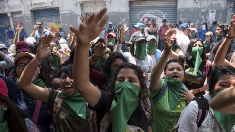 Youths shout slogans against the government of President Jimmy Morales, in Guatemala City, Sept. 11, 2018. Photo: AP