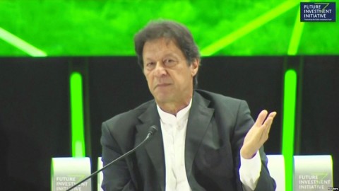 Pakistan's Prime Minister Imran Khan addresses the press during a news conference at an investment summit in Riyadh, Saudi Arabia, Oct. 23, 2018. Photo: Reuters