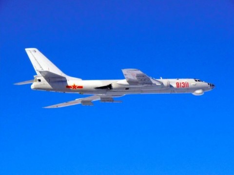 中国軍８機、日本海中部へ往復飛行　空自機が緊急発進