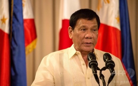 ドゥテルテ比大統領が掲げる「麻薬撲滅戦争」 遂行のためなら戒厳