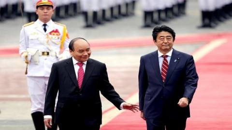 Japan pledges boats to Vietnam as China dispute simmers